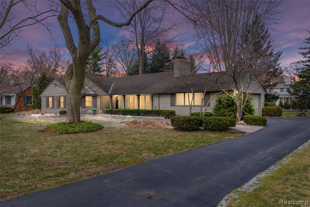 6183 Lantern Lane, Bloomfield Hills, MI 48301 — front exterior