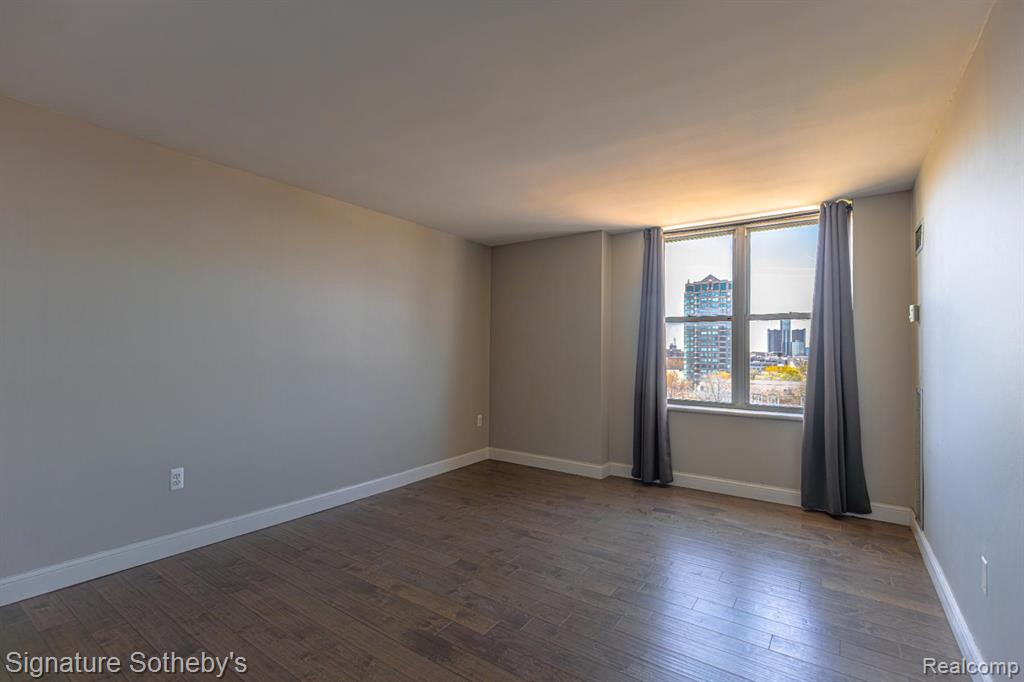250 E Harbortown Drive, 703, Detroit, MI 48207 — Photo 26