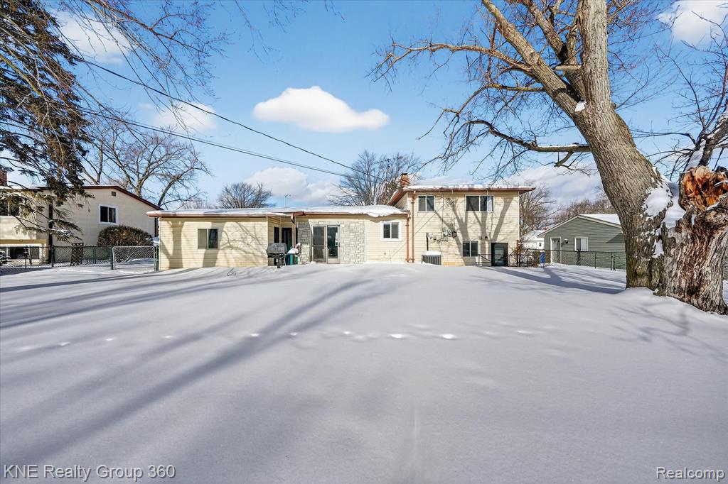 5423 Mikewood Drive, Waterford, MI 48327 — Photo 35
