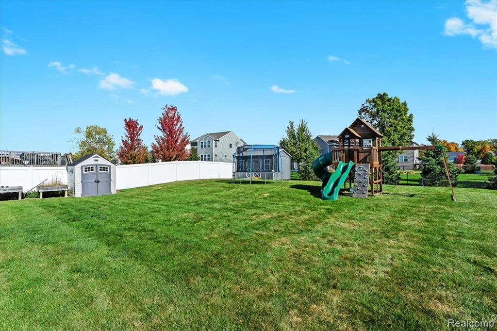 3537 Amber Oaks Drive, Howell, MI 48855 — Photo 30