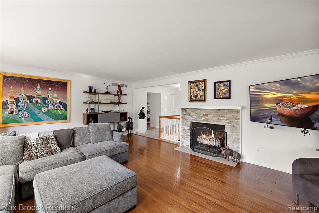 4384 SUNNINGDALE Drive, Bloomfield Hills, MI 48302 — Photo 5