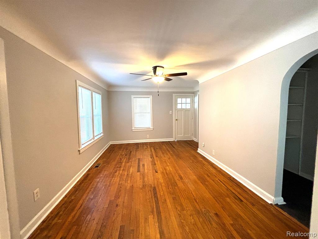 594 ANDRESEN, Hazel Park, MI 48030 — Photo 3