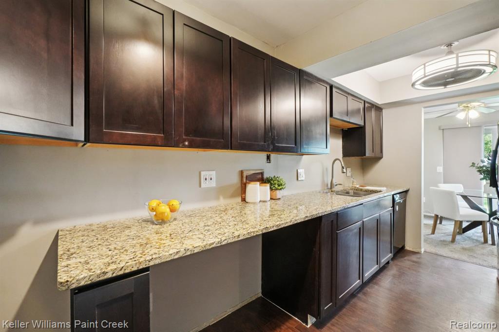 19610 Raleigh Circle N, Southfield, MI 48076 — Photo 14
