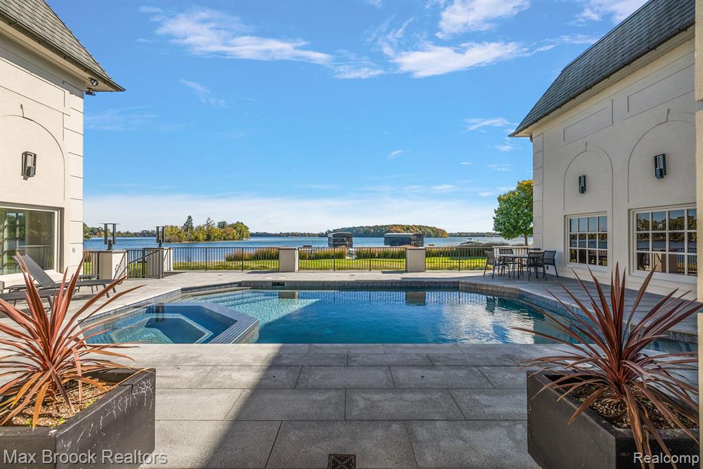 3251 W Shore Drive, Orchard Lake Village, MI 48324 — Photo 66