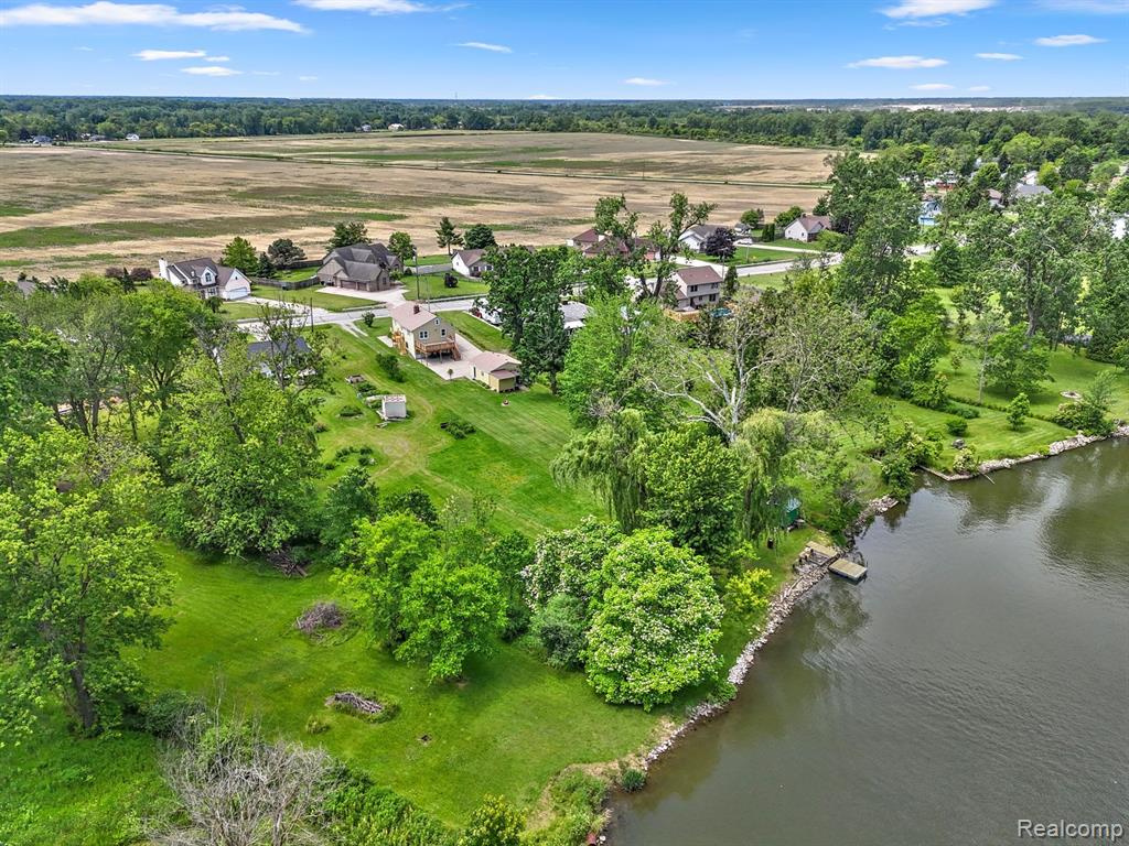 7215 S HURON RIVER Drive, South Rockwood, MI — Photo 47