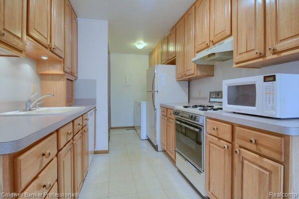 23640 N ROCKLEDGE, Novi, MI — Photo 7