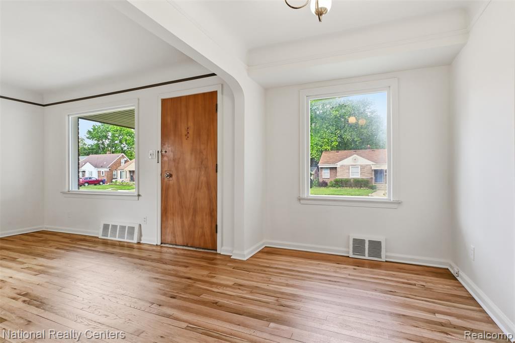 9951 Marion, Redford, MI 48239 — Photo 9