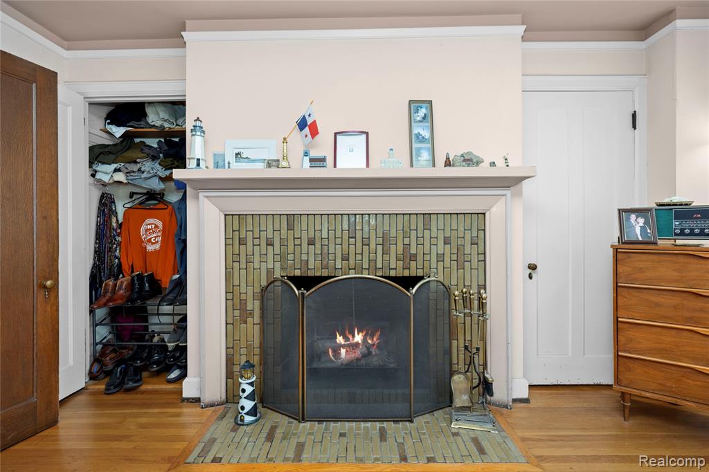 2475 Iroquois Street, Detroit, MI 48214 — Photo 56