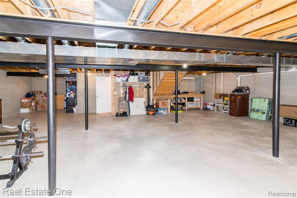 568 Woodhaven Drive, Walled Lake, MI 48390 — Photo 42
