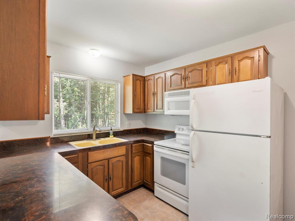 4875 Lockwood Drive, Washington, MI — Photo 23