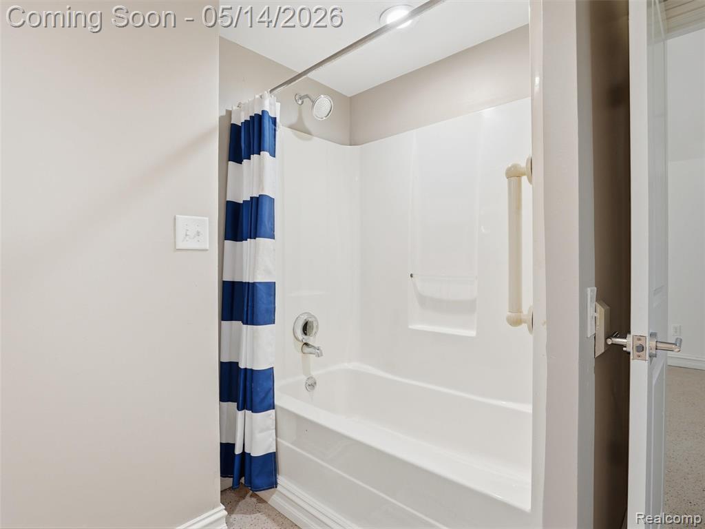 2092 Langham Drive, West Bloomfield, MI 48323 — Photo 32