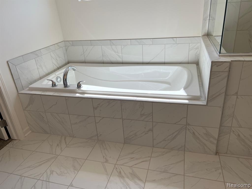 7296 Evergreen Trail, Almont, MI, 48003