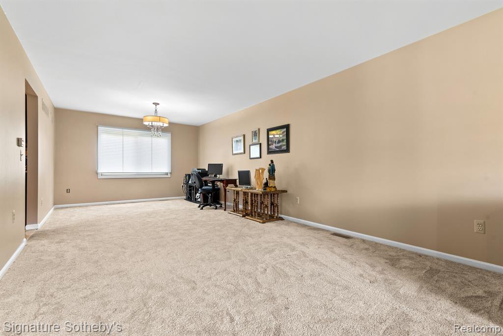 6710 WESTPOINTE Drive, Troy, MI 48085 — Photo 6