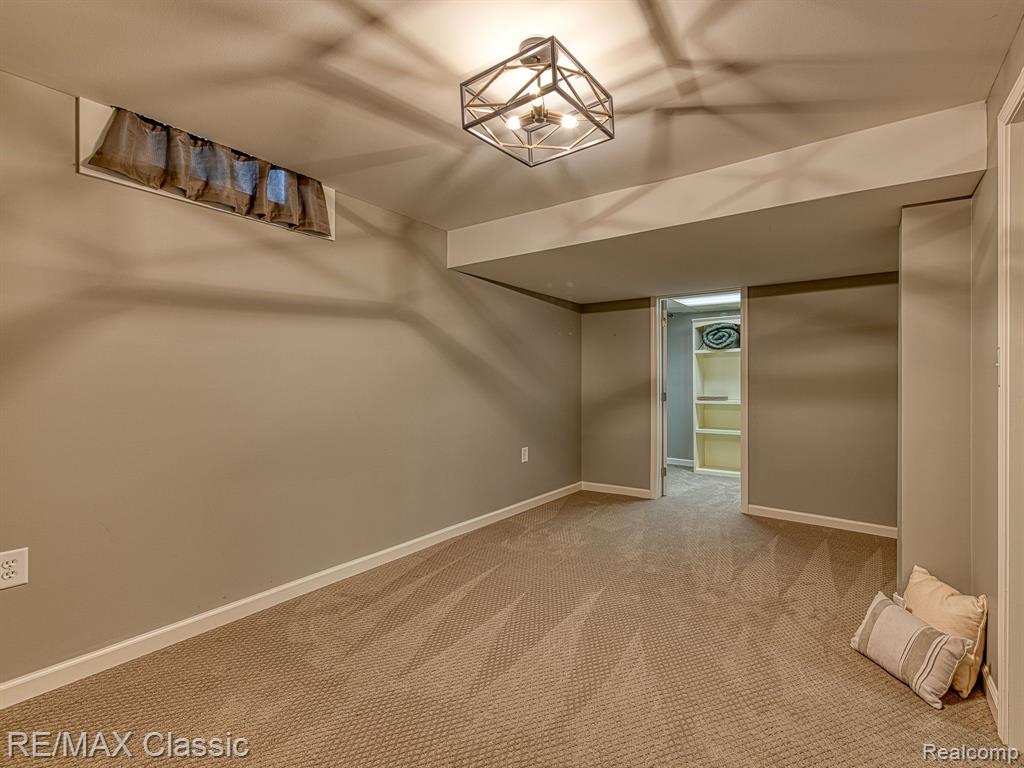 8866 MANTON Avenue, Plymouth, MI 48170 — Photo 19