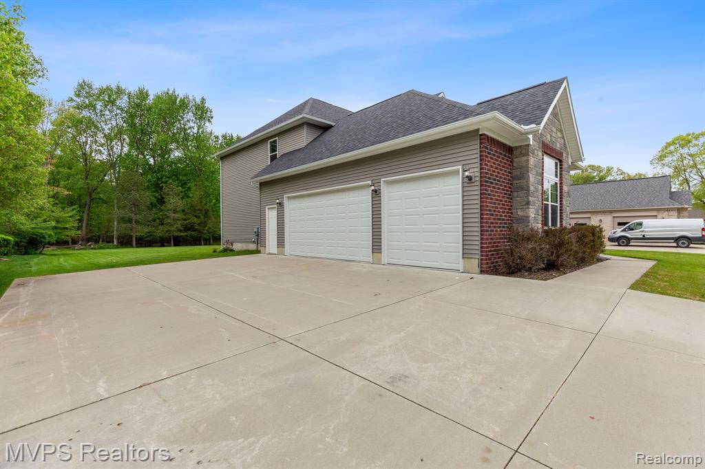 5325 SHOREWOOD Drive, Fort Gratiot, MI 48059 — Photo 52