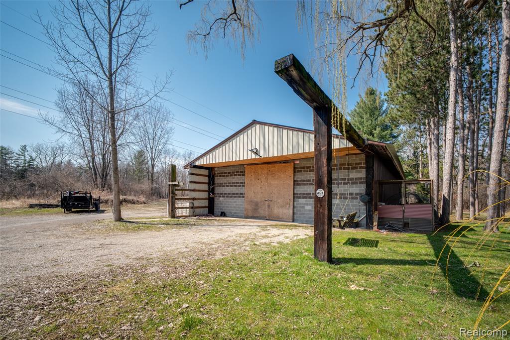8780 Dixie Highway, Birch Run, MI 48415 — Photo 10