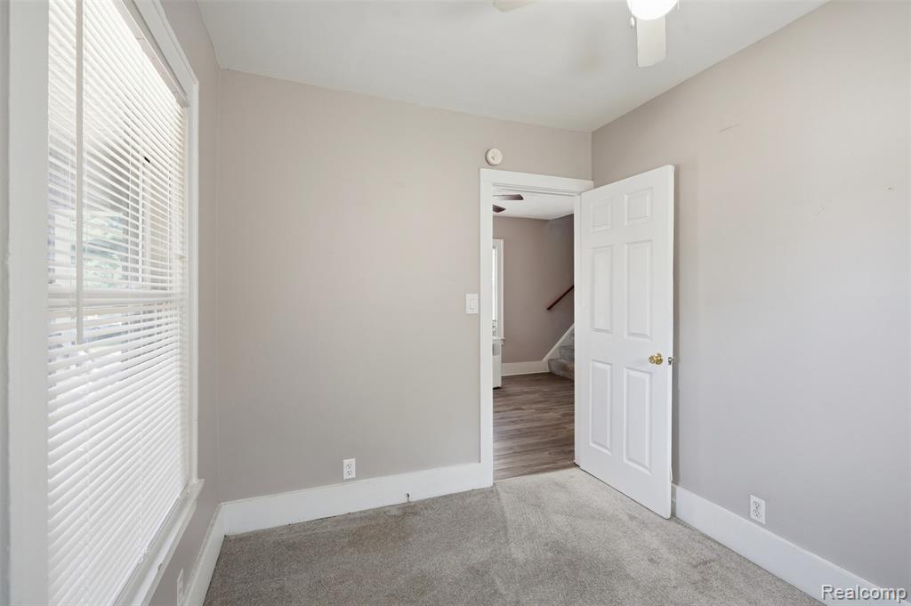 735 E Maxlow Avenue, Hazel Park, MI 48030 — Photo 13