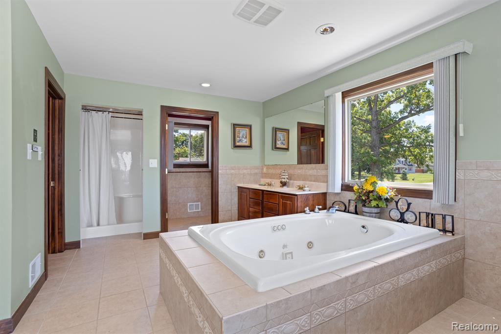 1794 S HUGHES Road, Brighton, MI 48114 — Photo 27