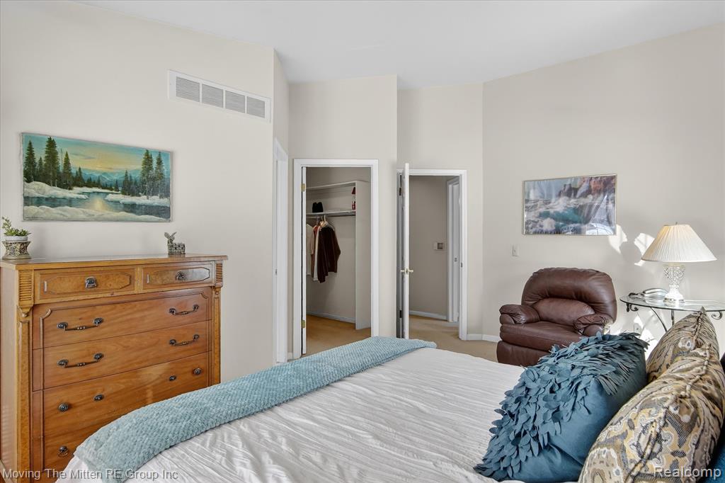7127 Danbrooke Court, West Bloomfield, MI, 00000
