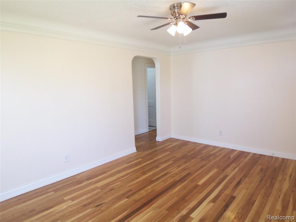 8269 Sterling, Center Line, MI 48015 — Photo 9