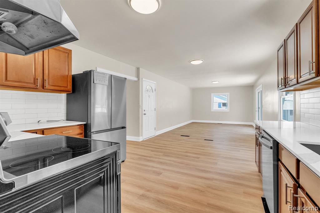 4046 State Road, Fort Gratiot, MI 48059 — Photo 15