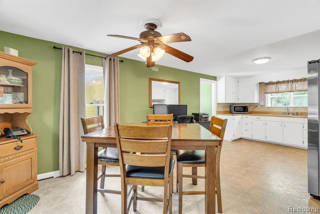 4350 Lessing Avenue, Waterford, MI 48329 — Photo 5
