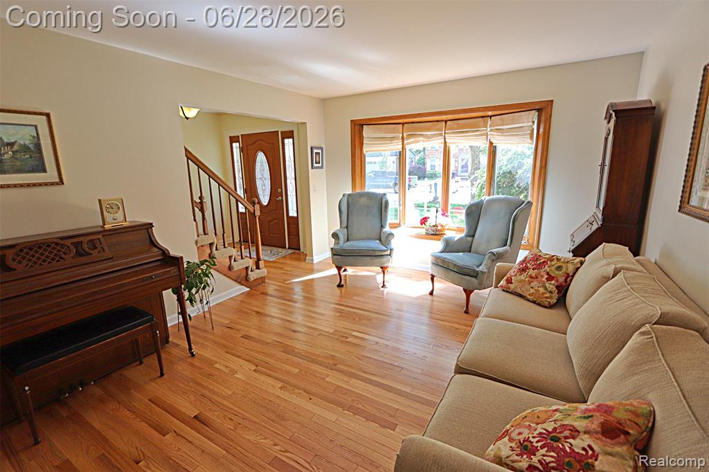 9391 Mayflower Court, Plymouth, MI 48170 — Photo 3