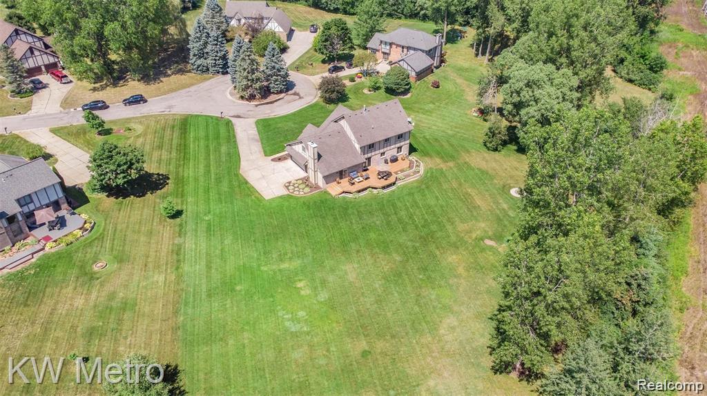 6886 Vail Court, Clarkston, MI 48348 — Photo 27