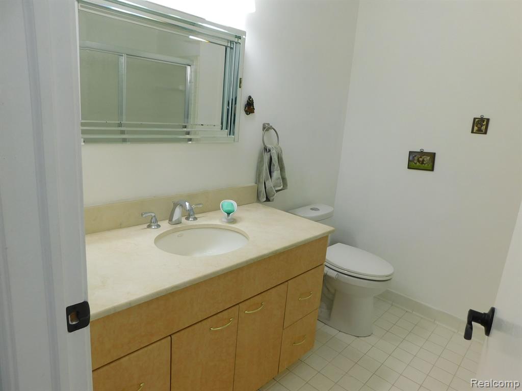 43175 W KIRKWOOD Drive, Clinton Twp, MI 48038 — Photo 41