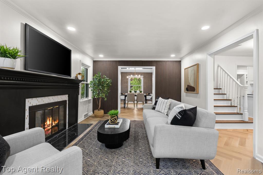 1894 Broadstone Road, Grosse Pointe Woods, MI 48236 — Photo 11