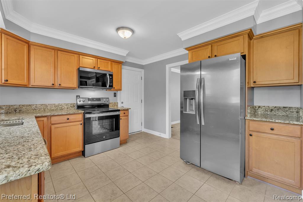 9366 Wild Oaks Circle, South Lyon, MI 48178 — Photo 9