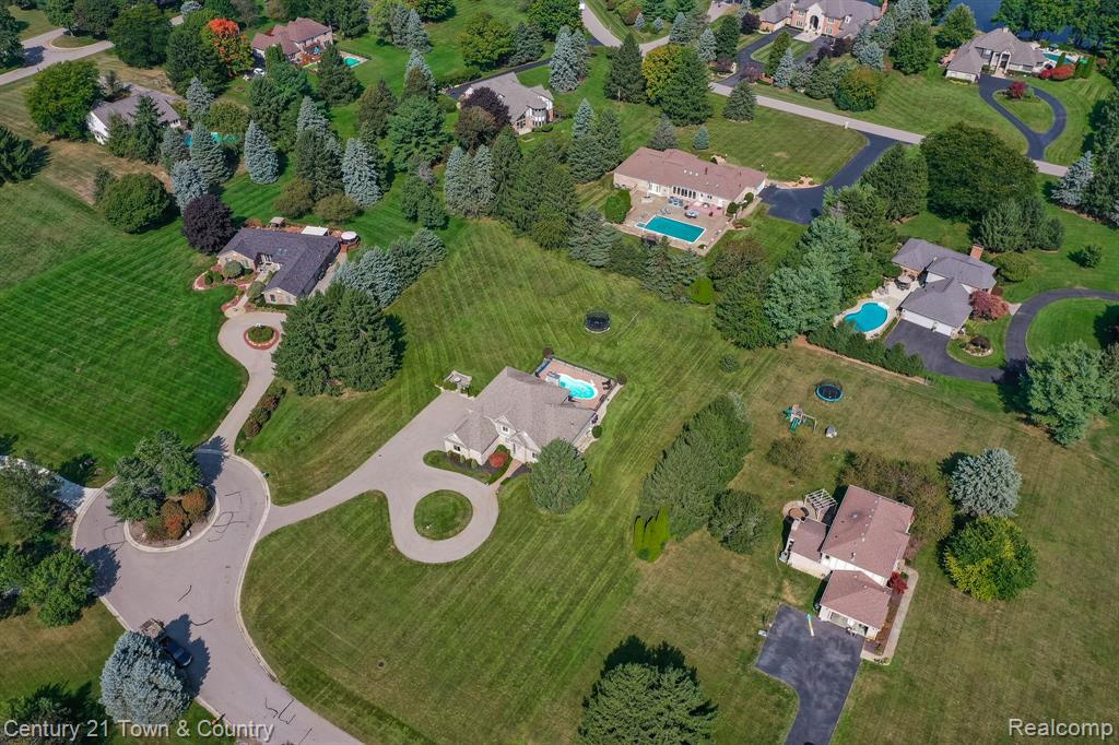 914 SHREWSBURY Drive, Clarkston, MI 48348 — Photo 58