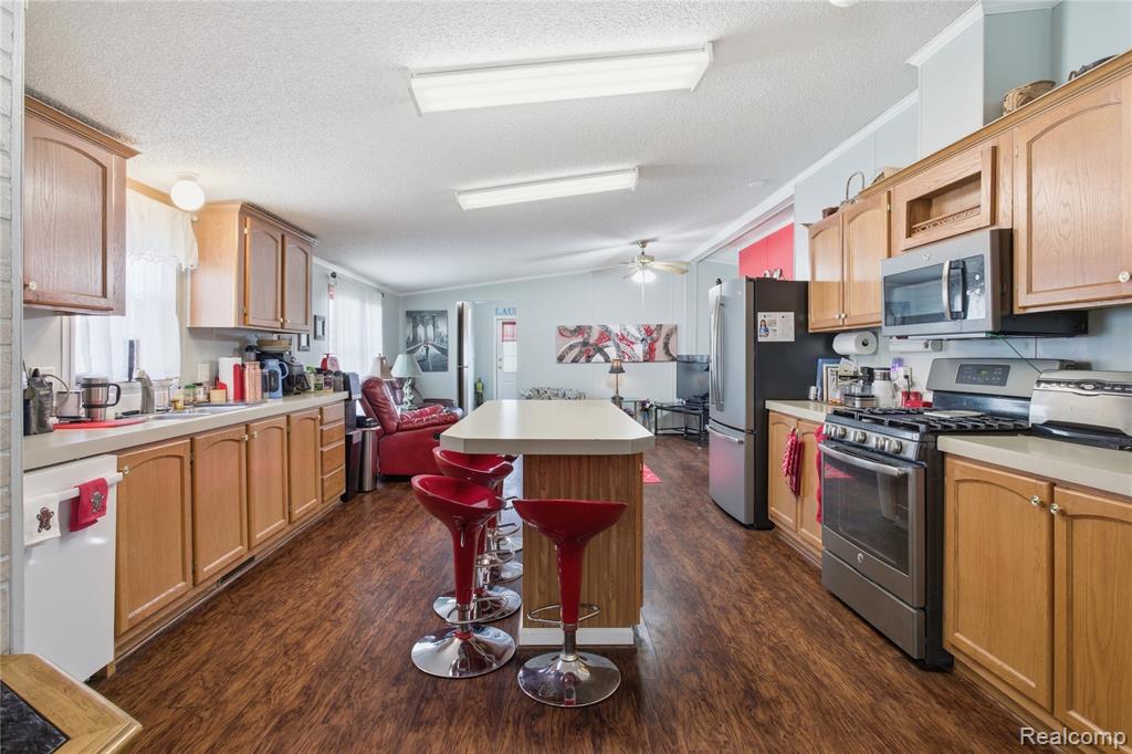 9857 Rembrandt Way, Fenton, MI 48430 — Photo 4
