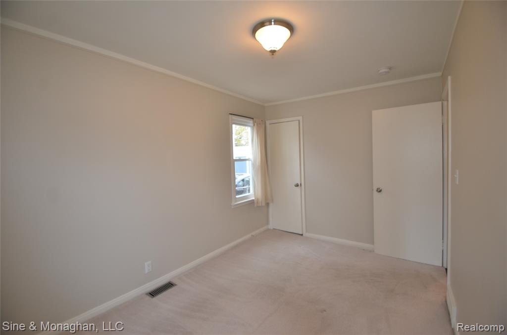 421 W Kalama Avenue S, Madison Heights, MI 48071 — Photo 20