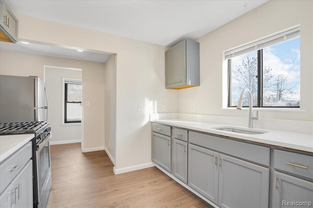 60 W Harry Avenue, Hazel Park, MI 48030 — Photo 8