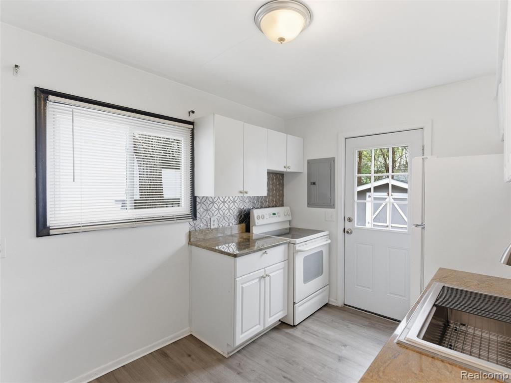 771 E Mansfield Avenue, Pontiac, MI 48340 — Photo 11