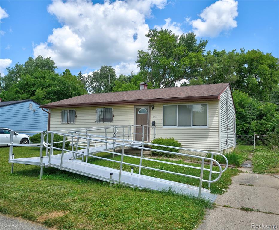 5428 Farmhill Road, Flint, MI 48505 — front exterior