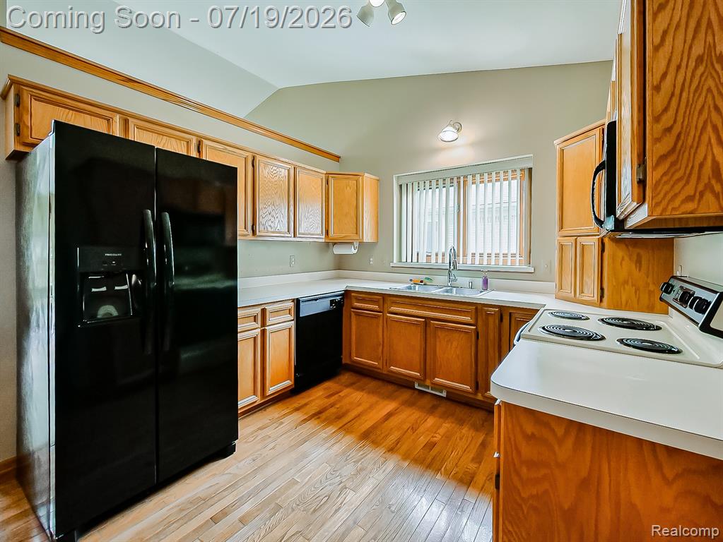 43461 Pointe Drive, Clinton Twp, MI 48038 — Photo 41