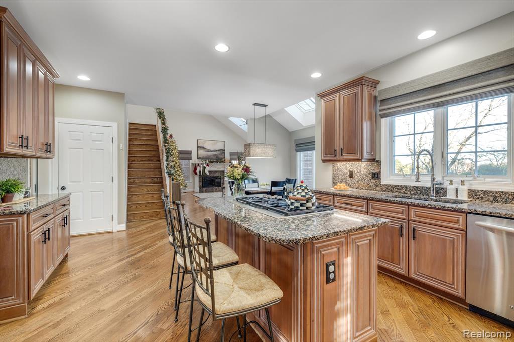 15316 BAY HILL Drive, Northville, MI 48168 — Photo 11