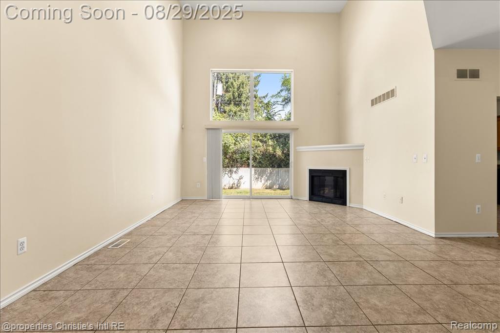 19236 W 11 Mile Road, Lathrup Village, MI 48076 — Photo 5