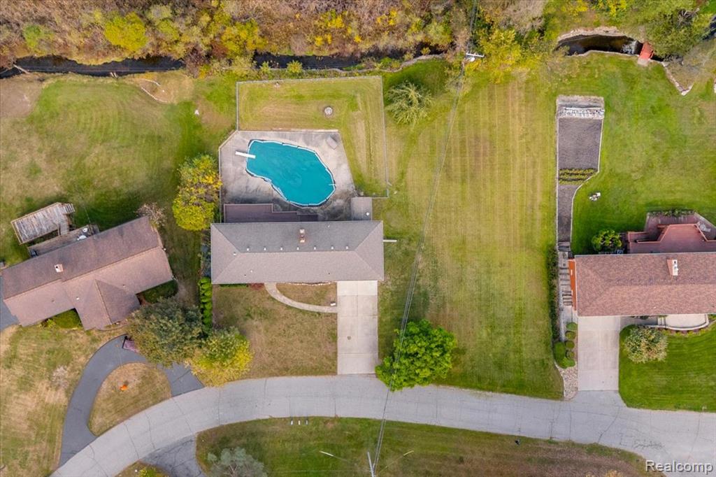 6710 Laurelton, Clarkston, MI — Photo 39