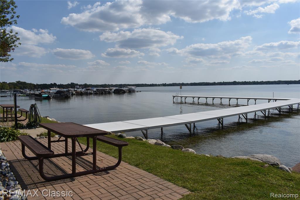417 Old Pine Way Drive, Walled Lake, MI 48390 — Photo 40