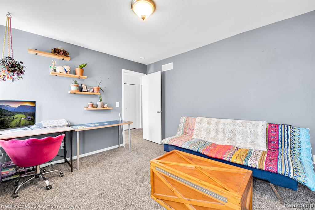 40856 HIGHPOINTE Drive, 16, Clinton Twp, MI 48038 — Photo 11