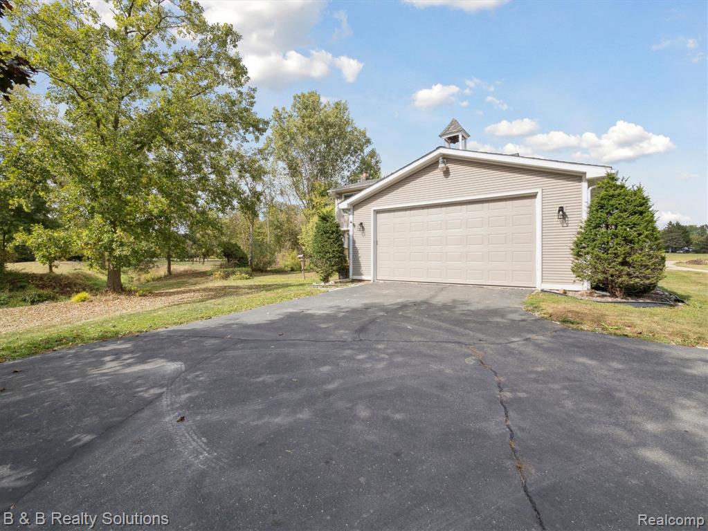 8560 Hough Road, Almont, MI 48003 — Photo 41