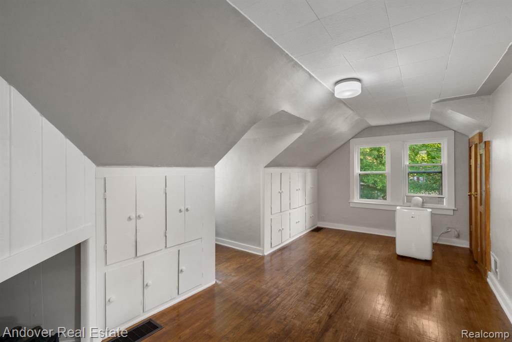 5254 LAKE HARBOR Road, Norton Shores, MI 49441 — Photo 19
