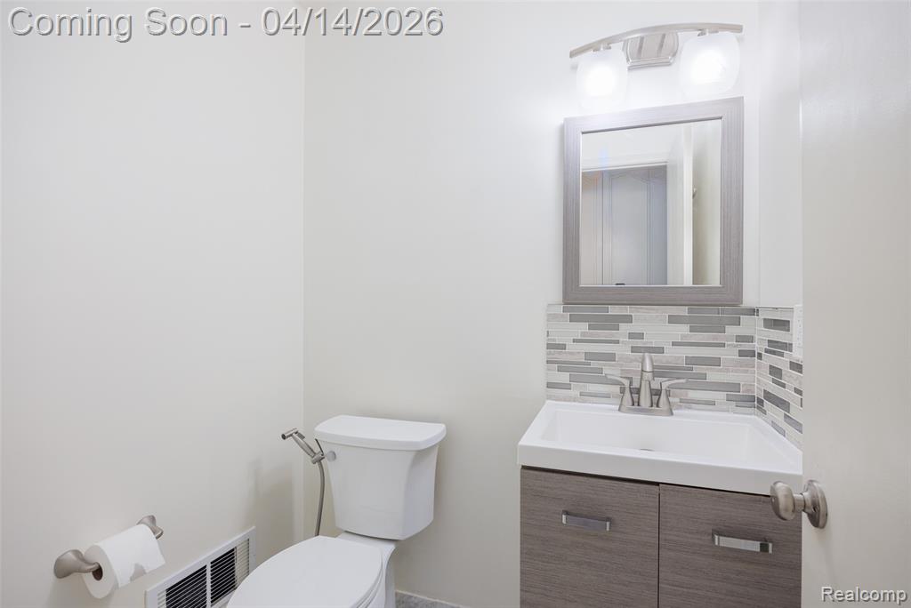 933 Kirts Boulevard, Troy, MI 48084 — Photo 12