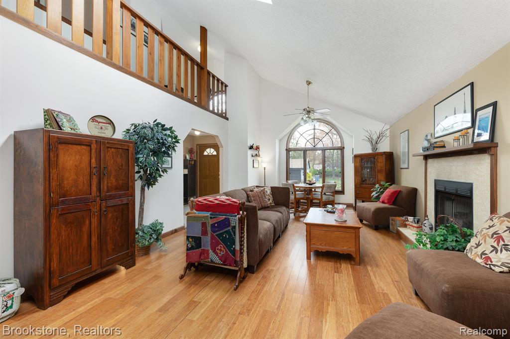 4121 CRYSTAL Street, West Bloomfield, MI 48323 — Photo 7
