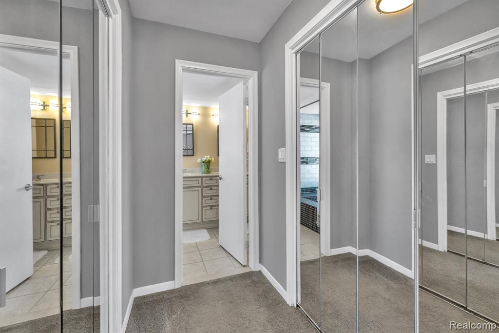7258 Creeks Bend Court, West Bloomfield, MI — Photo 32