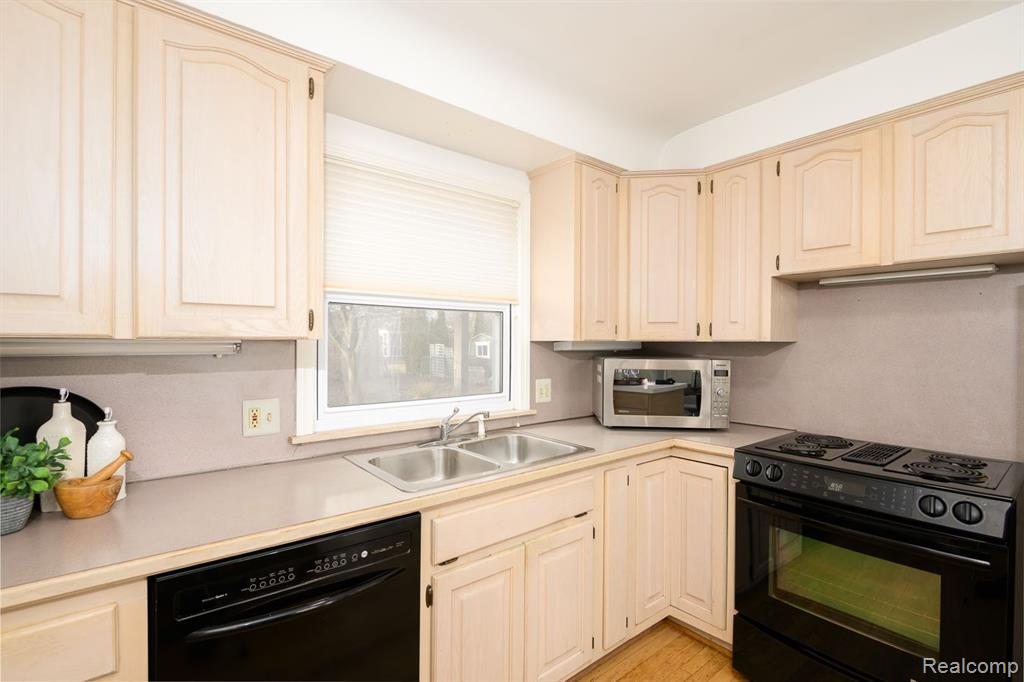 4339 Samoset Road, Royal Oak, MI 48073 — Photo 7