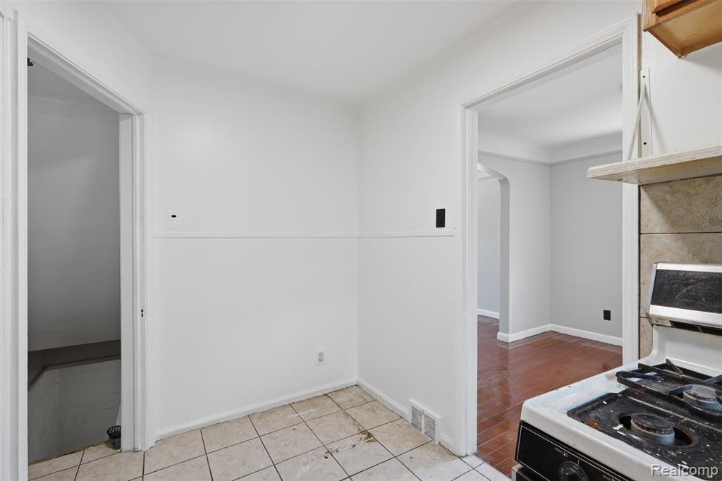 7335 Curtis Street, Detroit, MI 48221 — Photo 12
